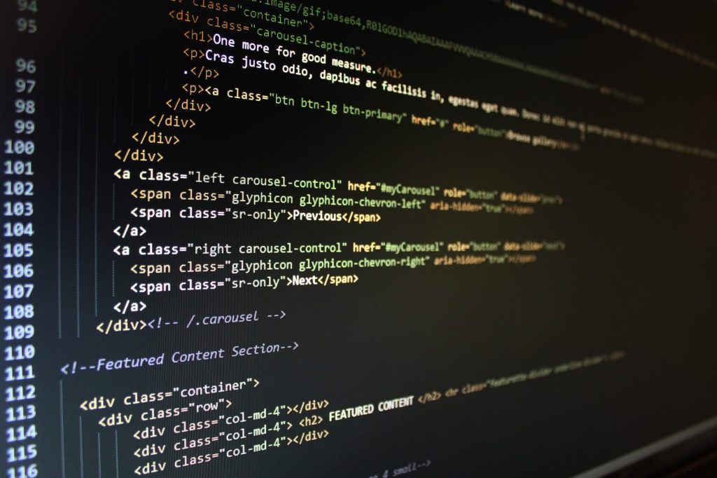 Professional Web Designer vs. DIY Website Builders